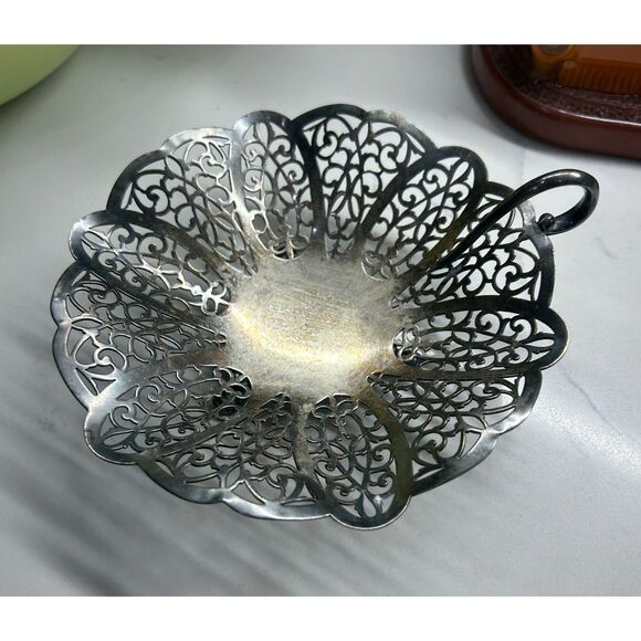 Vintage International Silver Lovelace Footed Handled Candy Dish - Picture 1 of 7